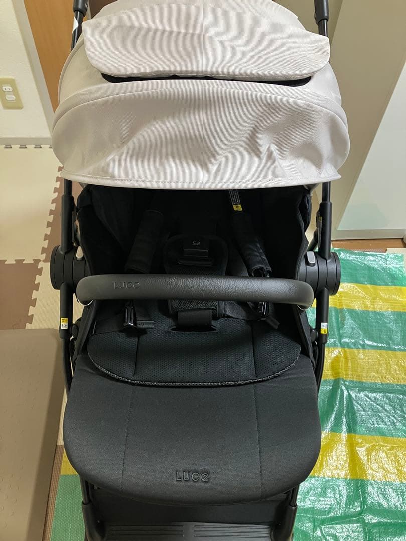 エマ アップリカ　ルーチェフリー　ベージュ