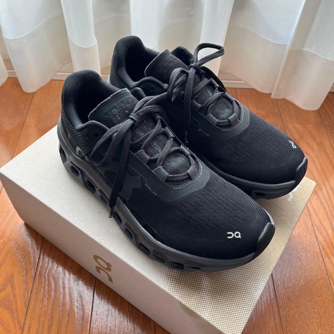 On クラウドモンスター ブラック ランニングシューズ23.5レディース