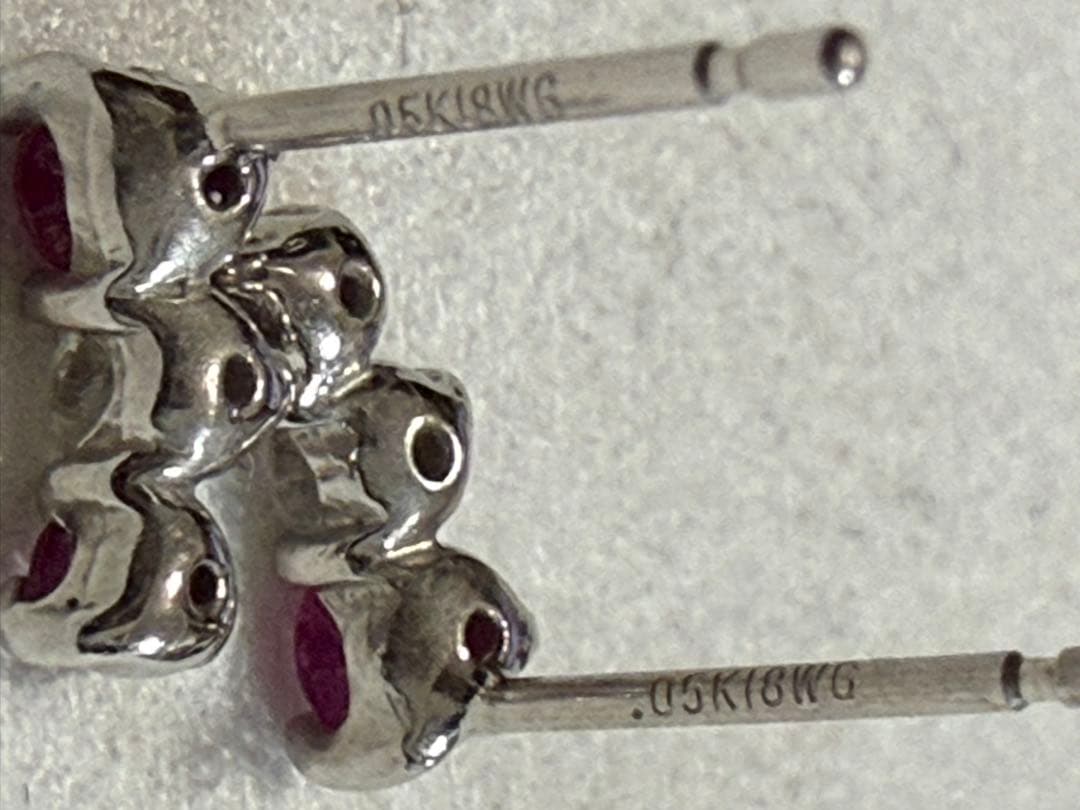 ★k18WG ルビー ダイヤスリーストーンピアス★