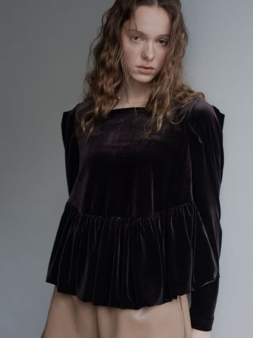 トレフルプラスワン TREFLE+1 ベロアペプラムトップス ブラウン