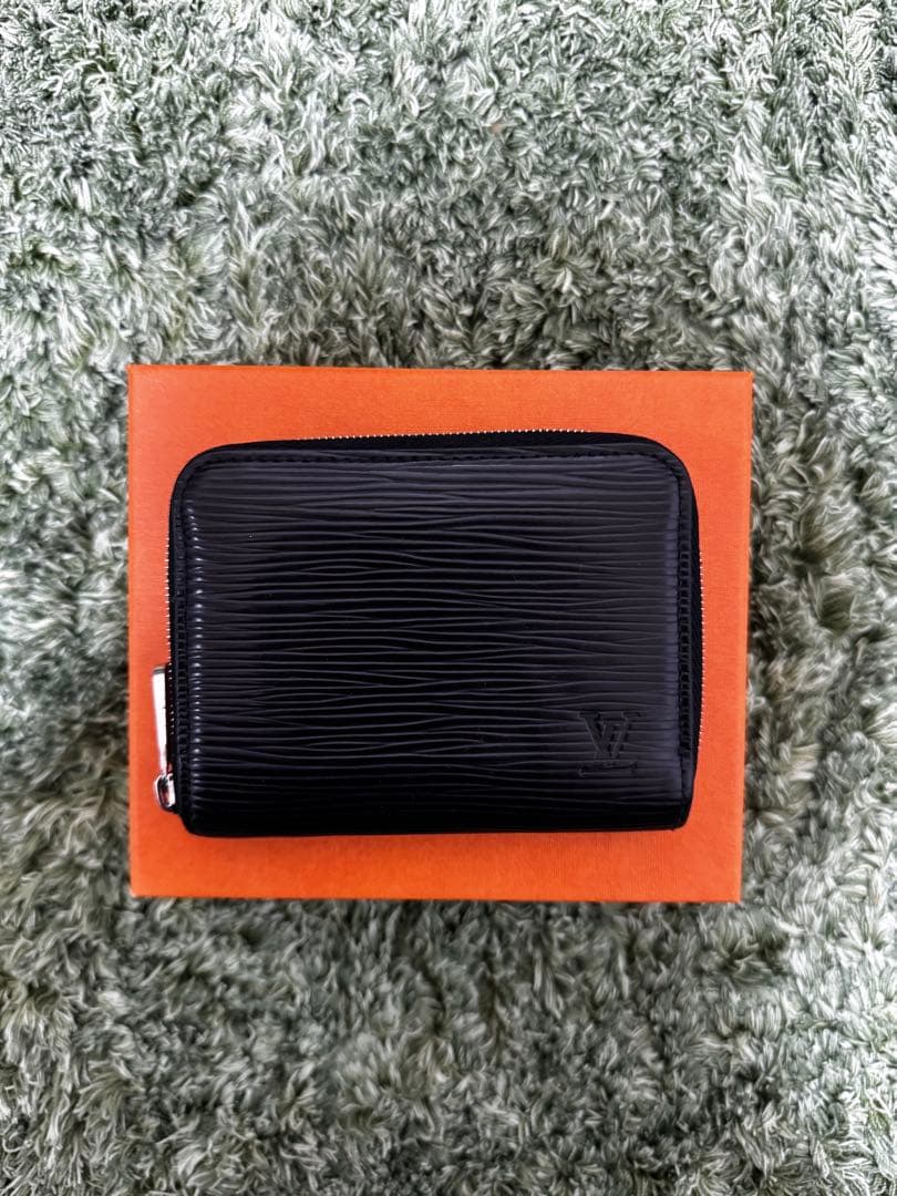 LOUIS VUITTON ルイヴィトン エピ ジッピー パース